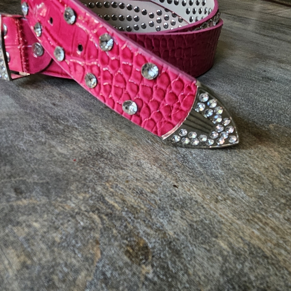 NWT Pink Western Rhinestone Studded Alligator Embossed Raspberry Belt - Picture 2 of 4